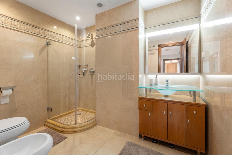 Foto 97952ade-f02a-4b42-8be7-9ea9775a38c8. Attico con parcheggio piscina in Nueva Andalucía centro Marbella