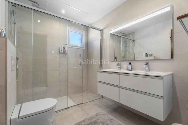 Foto a22e0f78-daa2-42c0-833c-c51fe106b03d. Attico con parcheggio piscina in Nueva Andalucía centro Marbella