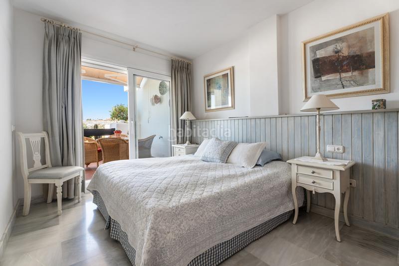 Foto b76c7eb4-8bbb-453e-ae0c-78b141c5c760. Attico con parcheggio piscina in Nueva Andalucía centro Marbella