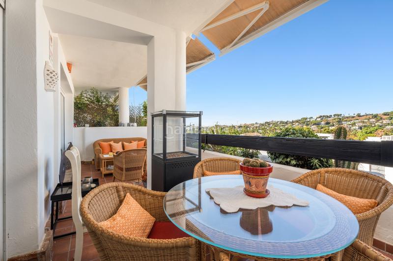 Foto cd307aea-fcc4-446e-b397-f7a78f5eda3d. Attico con parcheggio piscina in Nueva Andalucía centro Marbella