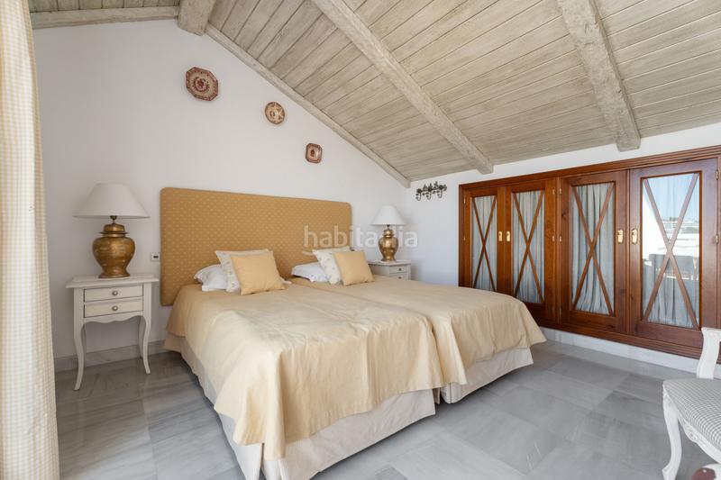 Foto f5f3e72a-d3a0-4912-85c6-9e381a57af36. Attico con parcheggio piscina in Nueva Andalucía centro Marbella