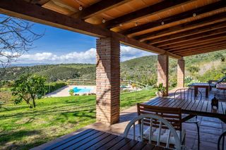 Building in Casares pueblo. Finca  villa  hotel   60.000 m  en casares  costa del sol