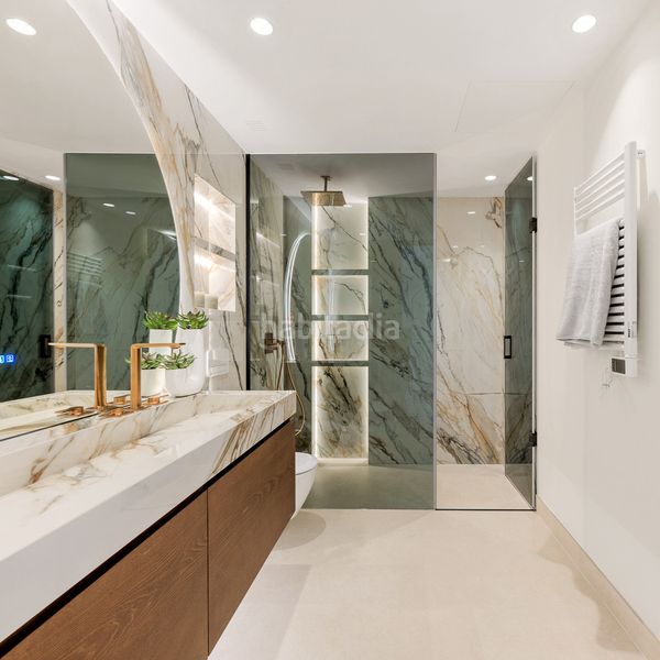 Foto 45d45fec-f4a6-473f-a9e0-833f82521516. Apartament amb aparcament piscina a Río Real Marbella