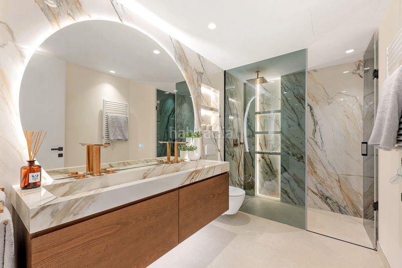 Foto 5164bf9d-22da-4dcf-911a-54f935671485. Apartament amb aparcament piscina a Río Real Marbella