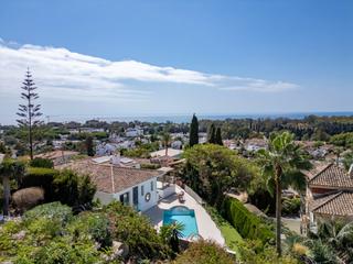 Maison à Elviria. Bonita villa de lujo en elviria, marbella este