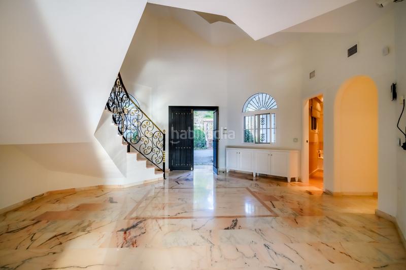 Foto 03e02772-e22a-4c2b-8890-ed6c7055b6e4. House with parking pool in Nueva Andalucía centro Marbella