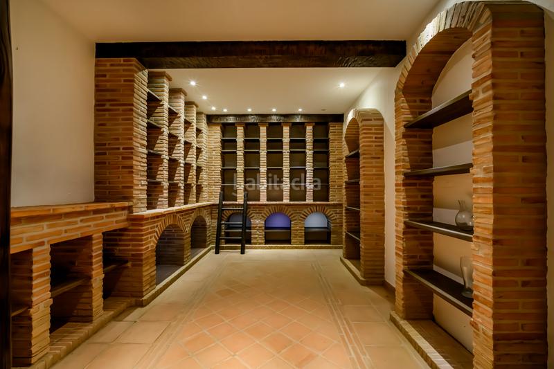 Foto 31a41801-057e-4e8a-9585-d70807935552. House with parking pool in Nueva Andalucía centro Marbella