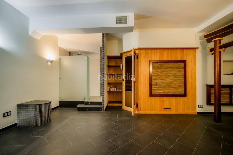 Foto 70ce9199-9ac0-43f4-b995-f4a1ae55c98d. House with parking pool in Nueva Andalucía centro Marbella