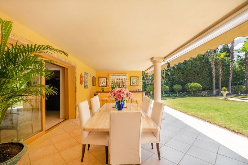 Foto 4f676c97-e06d-4873-9375-50e0adb5c511. Casa amb calefacció aparcament piscina a Las Brisas Marbella