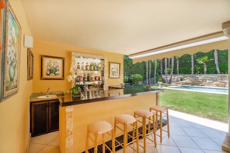 Foto a2f4e7aa-23d6-4790-bae1-9319f1235289. Casa amb calefacció aparcament piscina a Las Brisas Marbella