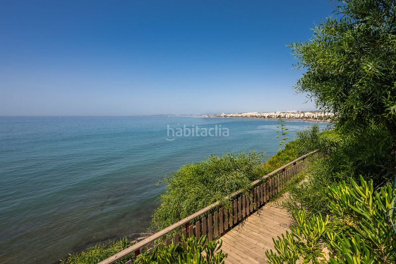 Foto 0affd085-bb47-4f3c-a38c-be0259d35fe2. Apartamento  exclusivo en primera línea de playa descubra en su máxima expresión impresionante con vistas panorámicas al en Estepona