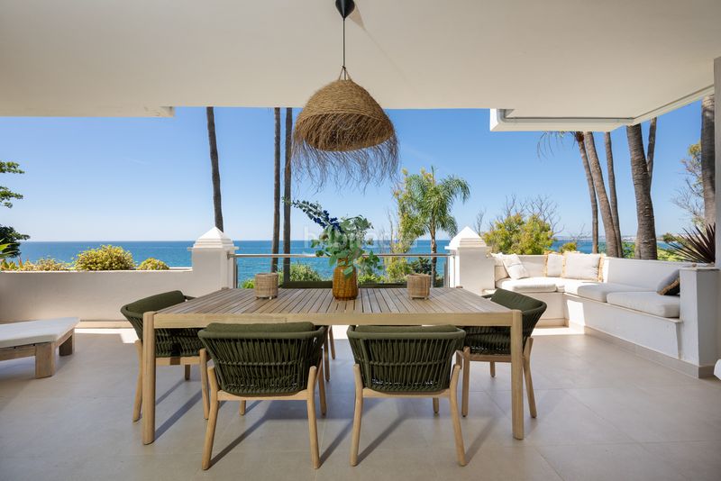 Foto 97e8b400-a8e2-4197-acb8-e0b46651b040. Apartamento  exclusivo en primera línea de playa descubra en su máxima expresión impresionante con vistas panorámicas al en Estepona