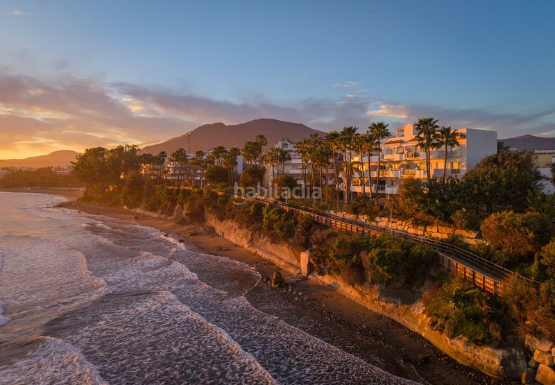 Foto b4aa1c25-5efd-463e-bd7e-f024f89dc6e8. Apartamento  exclusivo en primera línea de playa descubra en su máxima expresión impresionante con vistas panorámicas al en Estepona