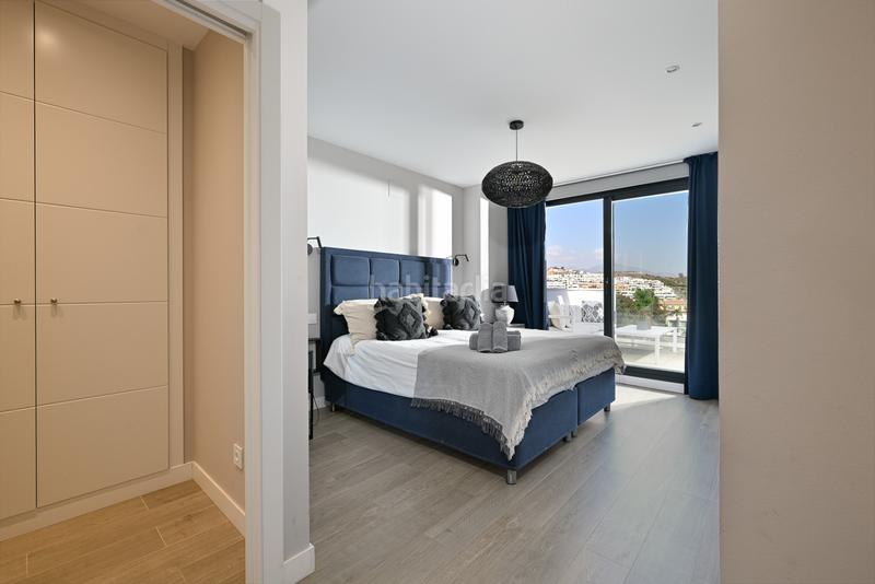 Foto 5c938dfd-d3d6-46e9-ae10-dd7ebd51fc98. Attico con parcheggio piscina in la cala Mijas Mijas