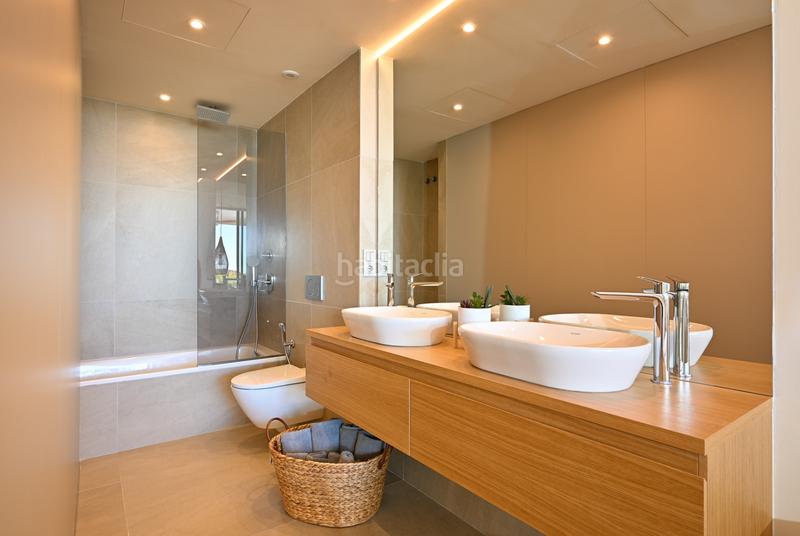 Foto 42d7eb85-d58c-4e35-8f0b-ddcd3619d7a3. Planta baixa amb aparcament piscina a Puerto Deportivo Fuengirola