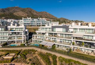 Apartament a Puerto Deportivo. Residencia exclusiva en planta baja en higuerón west  lujo listo
