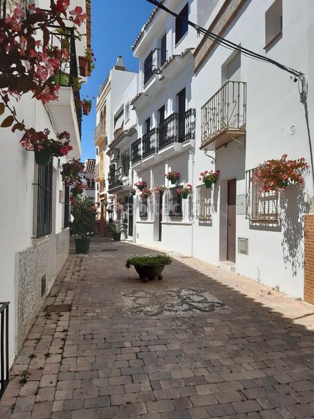 Foto 8fa8cf27-9ff2-4ff6-a5a7-e8ef76244d9b. Casa amb piscina a Centro Estepona