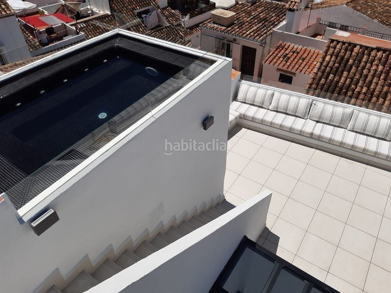 Foto a4c15348-854f-4bdd-9b4f-64e94ad1024f. Casa amb piscina a Centro Estepona