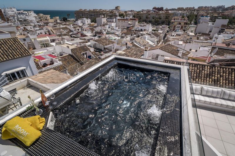 Foto c12f3359-805f-4178-ad99-ce66f6ed7b38. Casa amb piscina a Centro Estepona