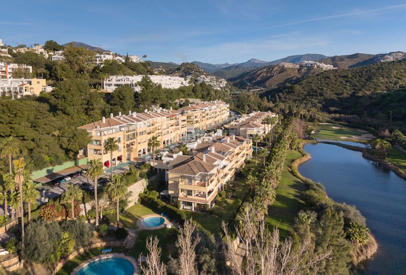 Foto f134398d-8214-41c5-9c2e-0f299e09cf8a. Apartament a herrojo el 0 a La Quinta Benahavís