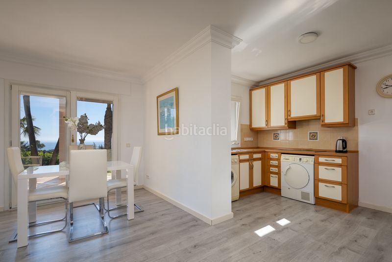 Foto 1555396f-ea31-4249-b073-622c2669e4d8. Casa amb calefacció aparcament piscina a Hacienda Las Chapas Marbella