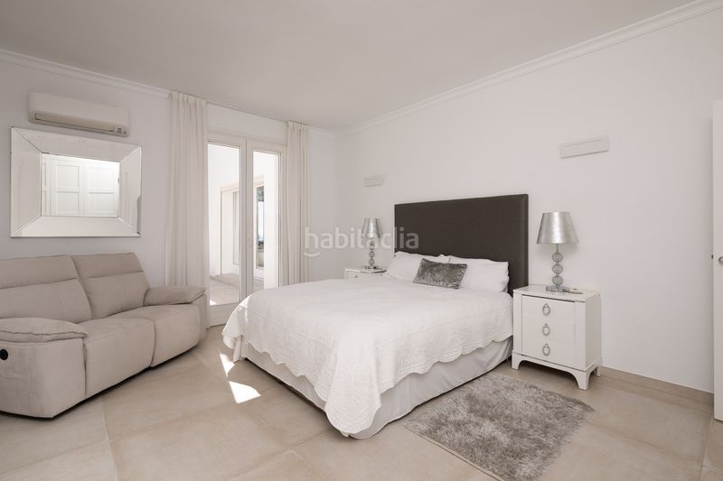 Foto 51736a09-8a5e-4530-8667-b29b994a59d2. Casa amb calefacció aparcament piscina a Hacienda Las Chapas Marbella