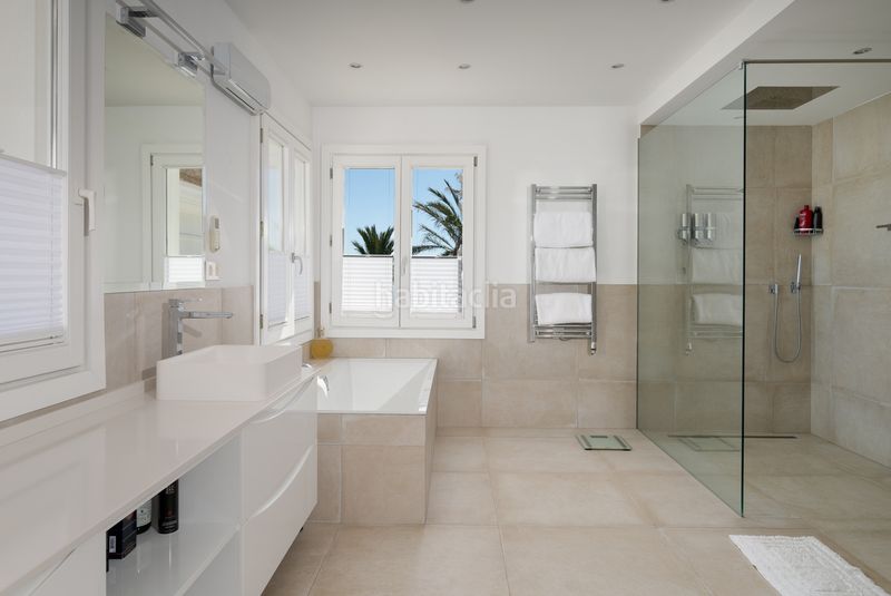 Foto 7103a55a-13c0-41b8-b19c-52b21a7ebc2d. Casa amb calefacció aparcament piscina a Hacienda Las Chapas Marbella