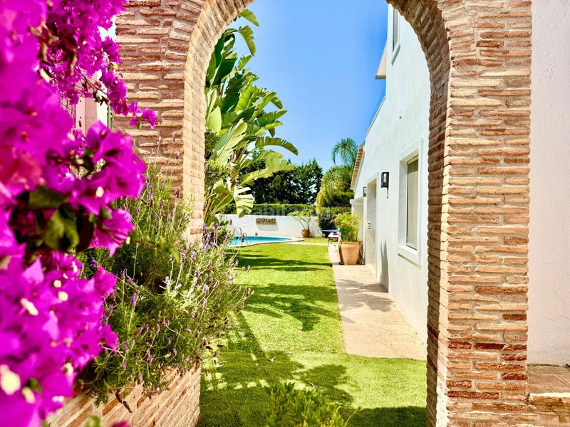 Foto be5826bf-8a46-4a42-b74d-f78f171be829. Casa amb aparcament piscina a La Quinta Benahavís