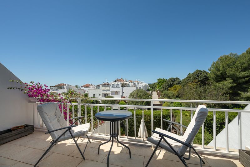 Foto 149e9465-b877-46ed-834f-f3b843d5a838. Reihenhaus mit pool in Nagüeles Alto Marbella
