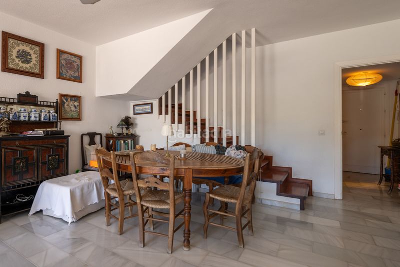 Foto a9ba8ea2-a5fe-483d-8bb7-3e992ab700b5. Reihenhaus mit pool in Nagüeles Alto Marbella