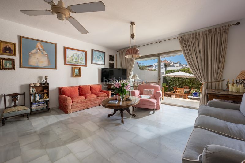 Foto f3f2733f-3789-45c5-b10c-e7406df8c967. Reihenhaus mit pool in Nagüeles Alto Marbella