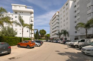 Apartment in Puerto Deportivo. Amplio apartamento reformado de 4 dormitorios en fuengirola, mál