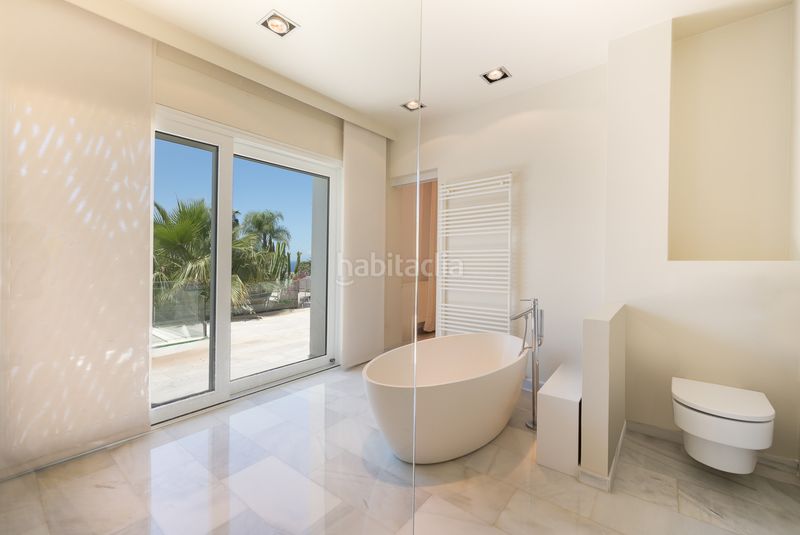 Foto 02890b4a-a939-4be3-a747-1cf48e167a33. Casa amb aparcament piscina a Hacienda Las Chapas Marbella