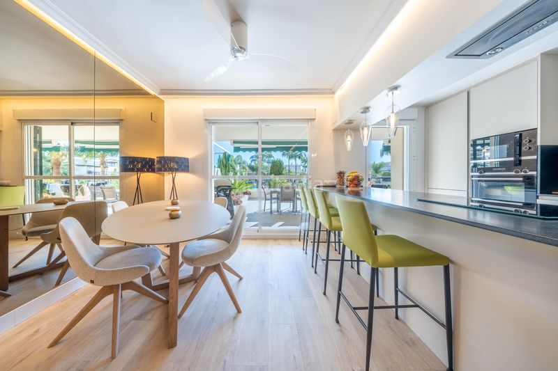 Foto e53a05df-8863-4c7f-b8e7-f70226201428. Apartament amb aparcament piscina a Rodeo Alto - Guadaiza - La Campana Marbella