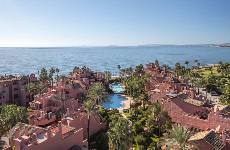 Foto 49d4c31c-d782-4d90-8936-981428d9983f. Planta baja apartamento en planta baja lujo en Guadalmansa Estepona