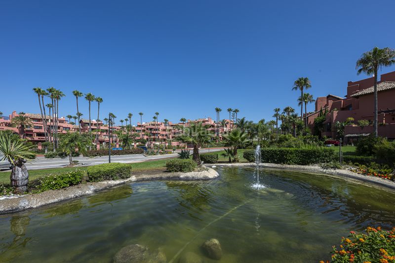 Foto 5b0f18bf-6c25-4baf-9756-5bafbe417c24. Planta baja apartamento en planta baja lujo en Guadalmansa Estepona