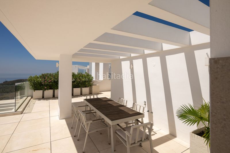 Foto 51d6d468-4d31-4b40-ab6d-3da4e8b86bf9. Àtic amb aparcament piscina a Playa Bajadilla - Puertos Marbella