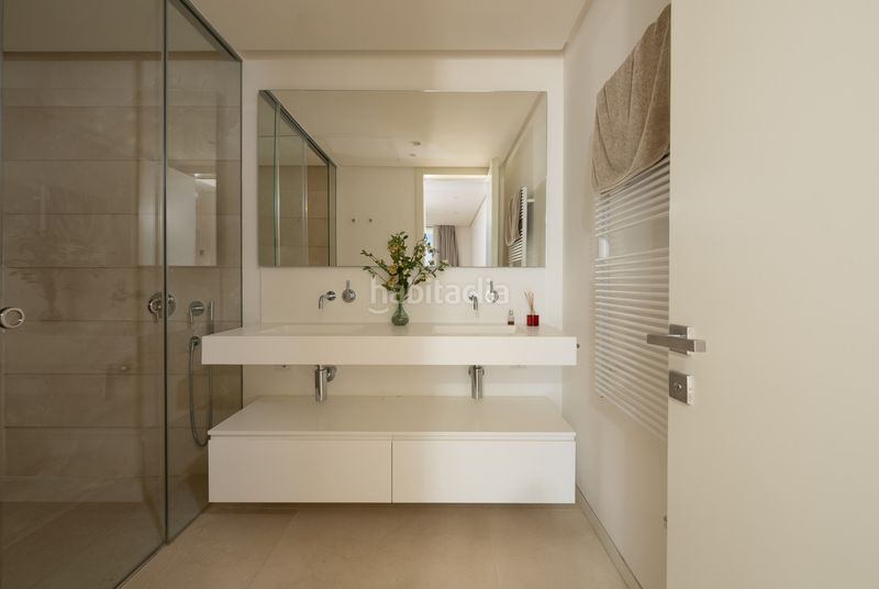 Foto 5a97d25c-ab7e-4ba4-983b-1d5723dd04db. Àtic amb aparcament piscina a Playa Bajadilla - Puertos Marbella