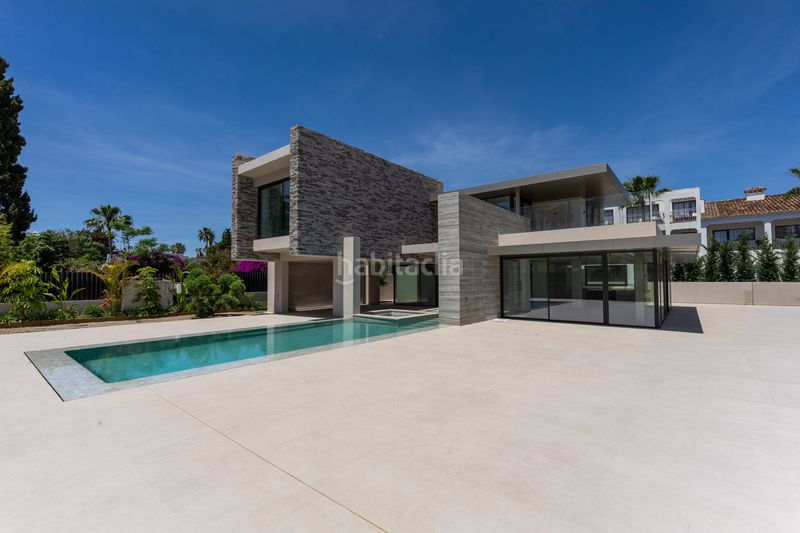 Foto 0fe38a60-fe2b-4b93-a58c-1367fc177476. Casa amb piscina a Nueva Alcántara Marbella