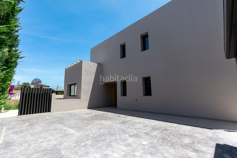 Foto 79a6fddf-59de-4b94-83a7-530ef6176a03. Casa amb piscina a Nueva Alcántara Marbella