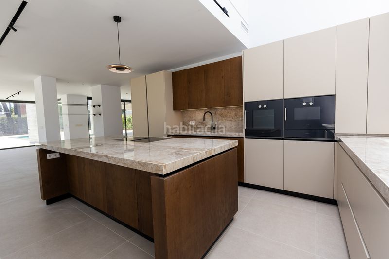 Foto dbce6d7c-15ed-4e02-af6c-7113eeb7a89b. Casa amb piscina a Nueva Alcántara Marbella