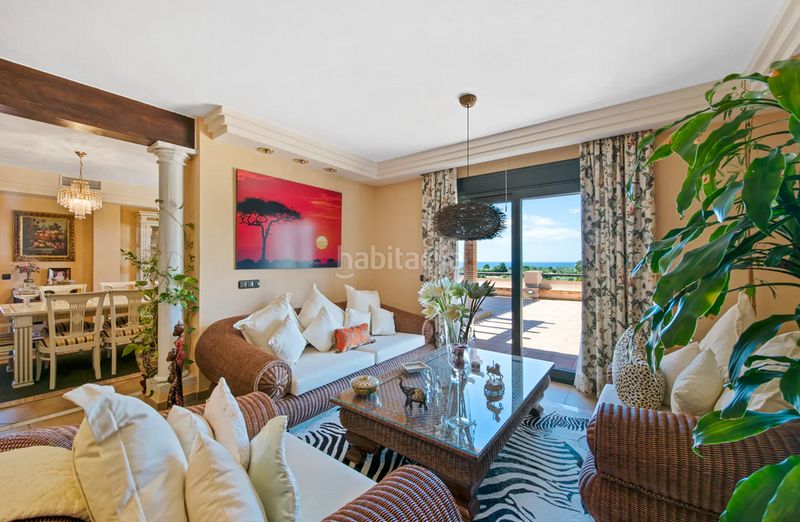 Foto 04f7e4cd-43f3-46fb-924a-9027fd9b127f. Casa amb aparcament piscina a Sotoserena Estepona
