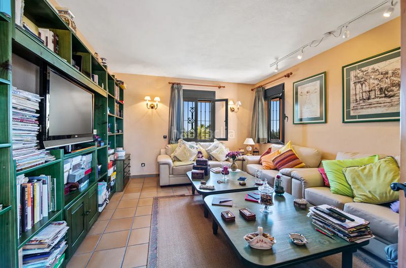 Foto 70e6e7b6-8832-4e4b-ae9e-b35834b47ade. Casa amb aparcament piscina a Sotoserena Estepona