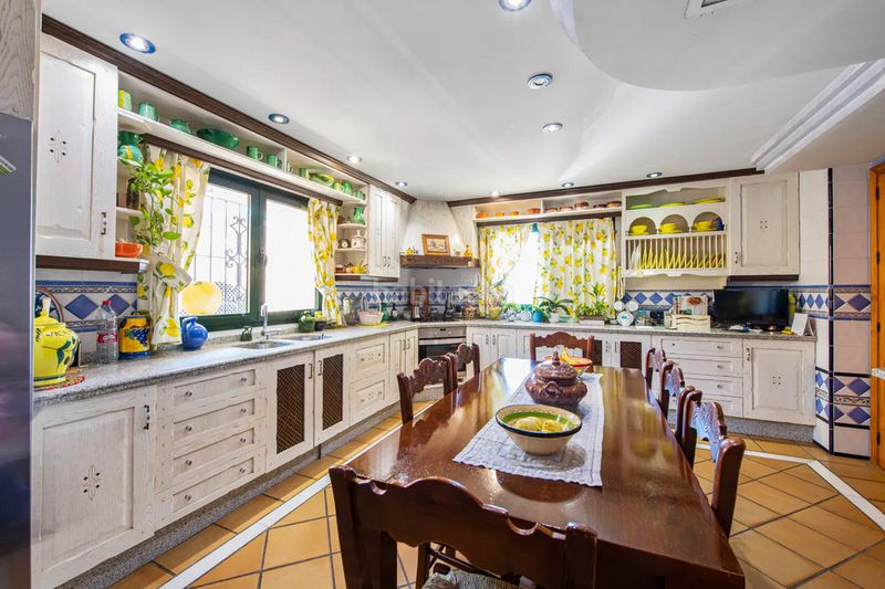 Foto d72a3881-5535-4cb7-9c40-69bc574967a1. Casa amb aparcament piscina a Sotoserena Estepona