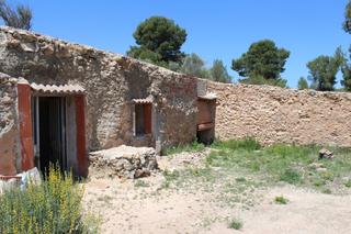 Masia a Monòver. Se vende casacueva en monovar con 2000 metros de terreno!!!