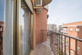 Pis a Camí dels Magros - Casablanca. Piso en avenida libertad de 4 habitaciones, ascensor, balcón...