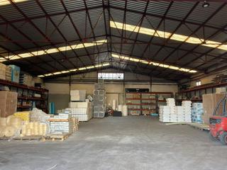 Nau industrial a Crevillente. Se vende nave con 750 metros de nave y otros 750 metros de terre
