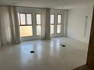 Location Local commercial à Reina Victoria - Miguel Hernández. Se vende o alquila oficina en edificio de oficinas con ascensor