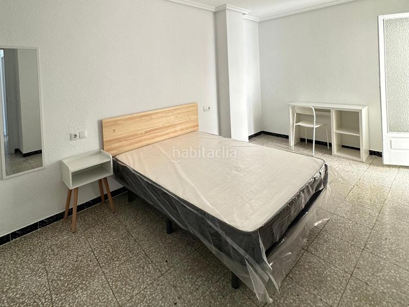 Foto 40a86841-4a4c-4fb6-be93-f1f863fcf1c7. Miete etagenwohnung in El Raval - Portes Encarnades Elche / Elx