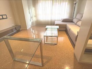 Lloguer Pis a Plaza Crevillente - Antiguos Juzgados - El Asilo. Te ofrecemos este interesantísimo y precioso piso en alquiler en